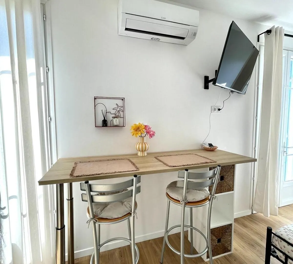 Apartment Studio Proche Mer, Avec Terrasse Et Parking Nizza